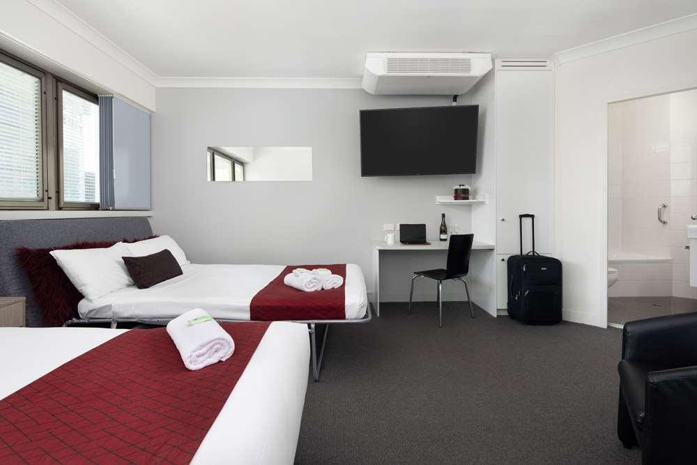 George Williams Hotel Brisbane Room photo